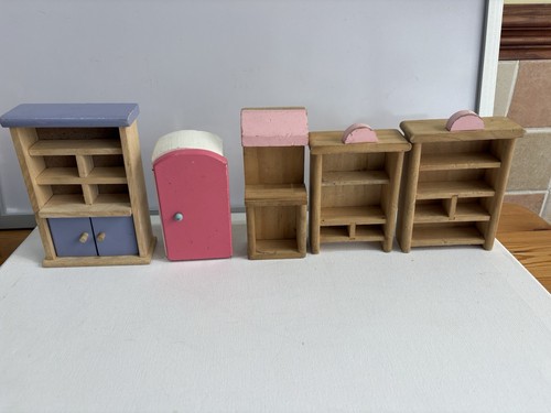 Large bundle wooden - of, dolls