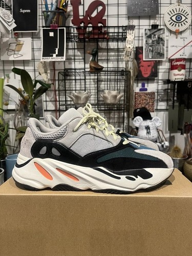 Yeezy boost 700 wave - runner,