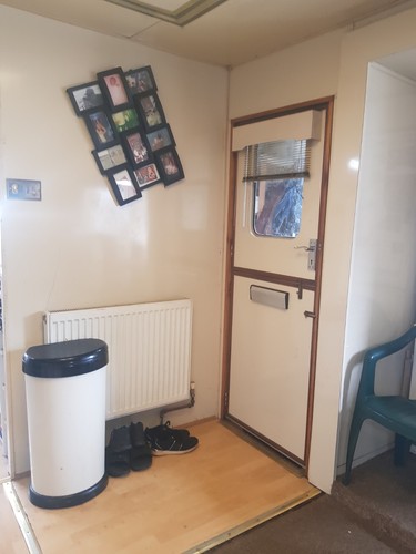 Showmans living wagon - living,
