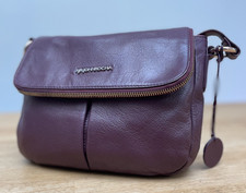 RJR JOHN ROCHA Burgundy Leather Adjustable Shoulder Crossbody Bag 24 x 19 x 8 cm