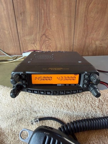 Yaesu 8800 standard - standard, dual