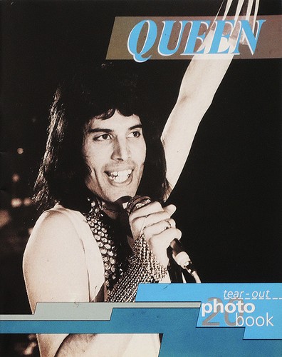 Queen poster book - book, 20