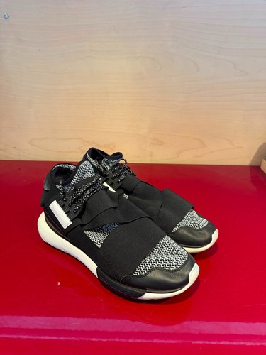 Qasa high black - high, white