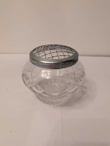 Cut glass rose bowl with - bowl, wire
