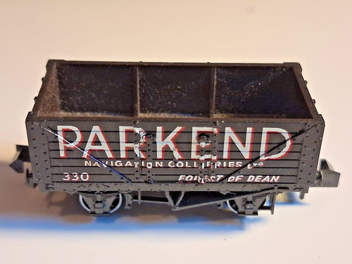 Peco gauge coal - coal, wagon