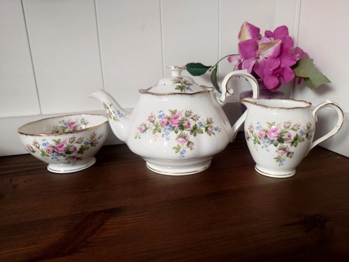 Beautiful vintage roslyn fine - beautiful,