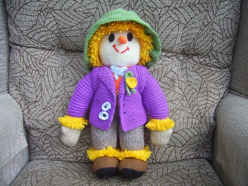 Scarecrow hand knitted - -,