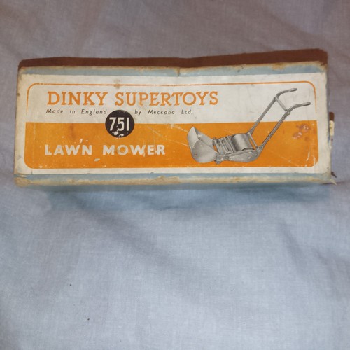 Dinky toys 751 lawn mower - 751,