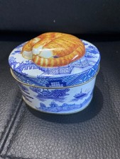 Jigsaw puzzle in a delpht