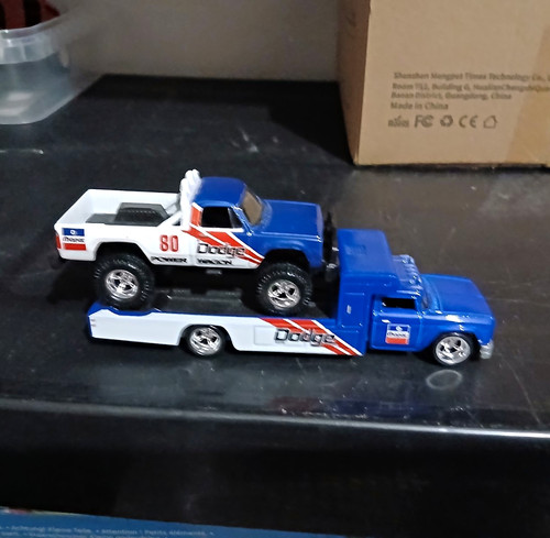 Dodge diecast 2pc lot tow - 2pc,