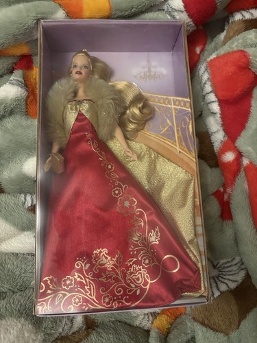 Barbie glamorous gala red and - glamorous,