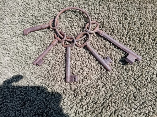 Vintage bunch old keys on - vintage,