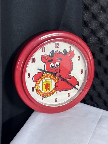 Manchester united wall - manchester, clock