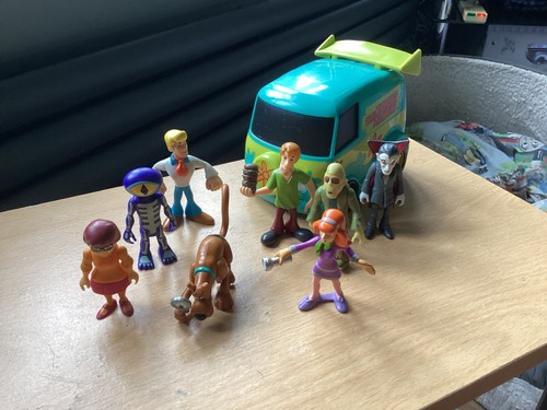 Scooby doo mystery machine - scooby,