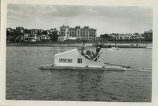 OLD PHOTO - VINTAGE SNAPSHOT - FUNNY SEA SPORTING PEDAL - PEDAL BOAT 1