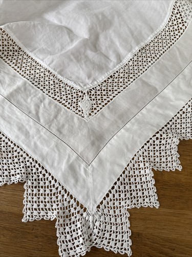 Vintage table cloth crochet - table,
