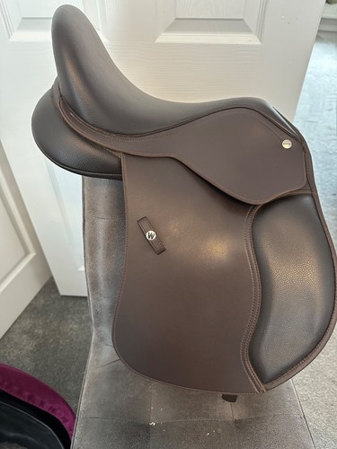 Inch wintec pony saddle - inch,