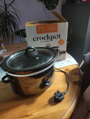 Crock pot slow cooker - crock-pot,
