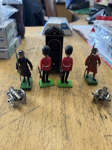 Britain lead toy soldiers - britain's,