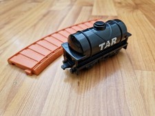 RARE DEAGOSTINI THOMAS & FRIENDS COLLECTION - TAR TANKER WAGON + TRACK