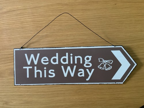Tin wedding this way sign - wedding,