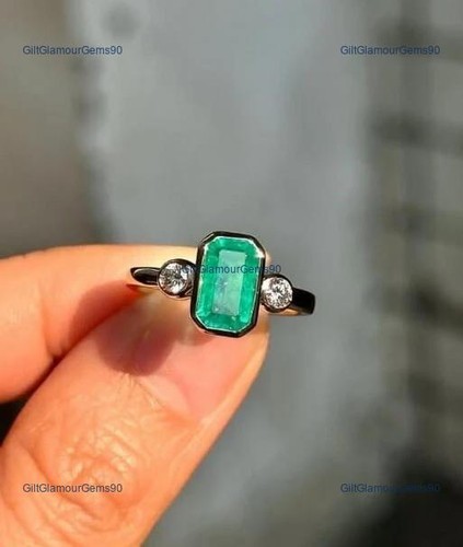 Natural green emerald - ct,