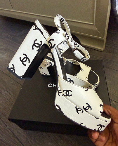 Chanel white black - chanel, logo