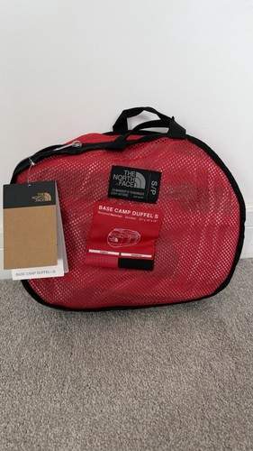 The north face base - face,