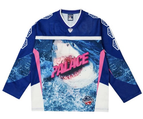 Palace bitin shark hockey - no,