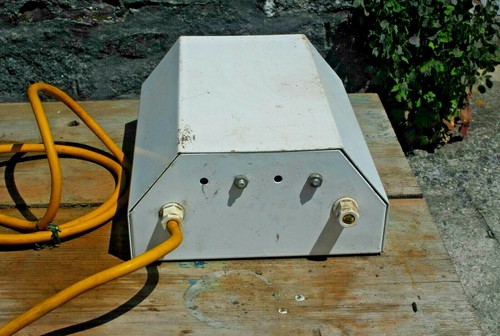 Heavy duty floodlight - heavy,