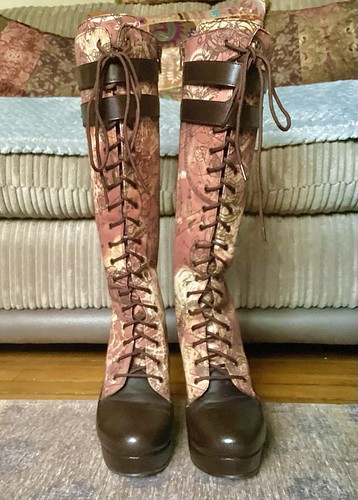 Vintage goth knee - knee, funky