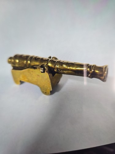 Vintage small solid brass - solid,