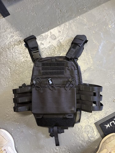 Tasmanian tiger plate carrier - plate,