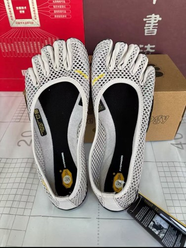 Hot women vibram five - vibram,