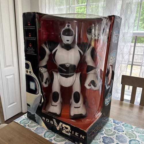 New wowwee robosapien v2 - new*,