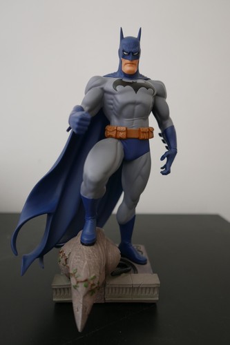 Batman statue jim lee - batman,