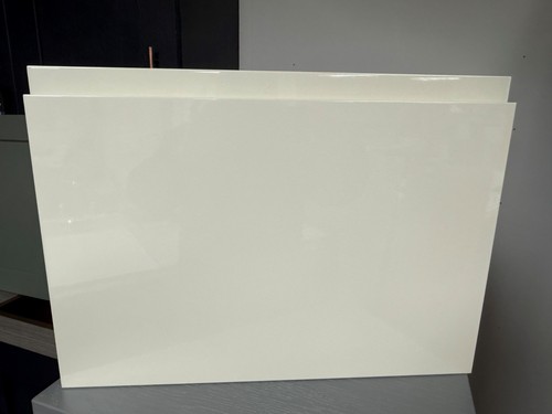 Light cream gloss - light, (pale)