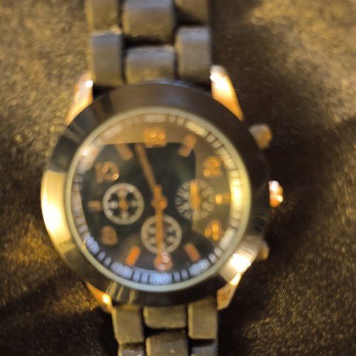 Unisex black dial round - dial,