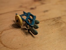 BRITAINS 1:32.FARM.3 FURROW PLOUGH.RANSOMS 3 BLADE PLOUGH.PLOW. TRACTOR DRAWN