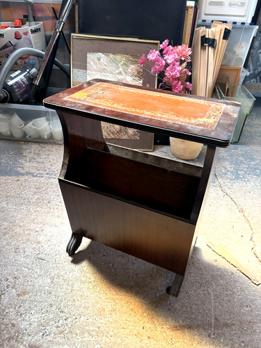 Side table magazine - table, on