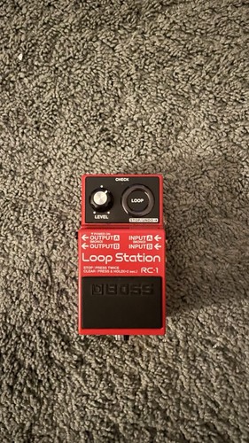 Boss loop station - station, guitar