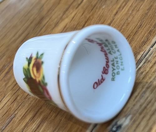 Royal albert thimble - albert,