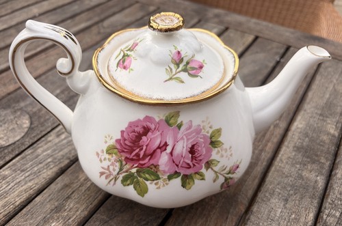 Beautiful vintage royal albert - beautiful,