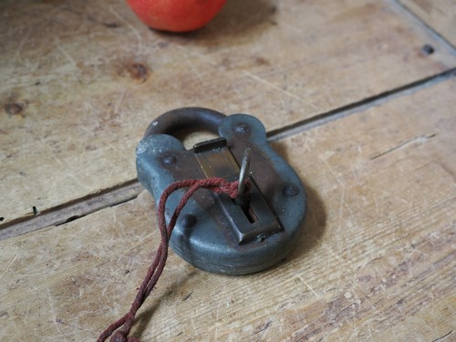 Lovely antique vintage - antique, padlock