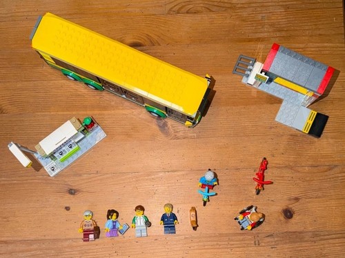 Retired lego city bus - retired, set