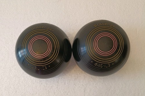 Slazenger set lawn - of, bowls