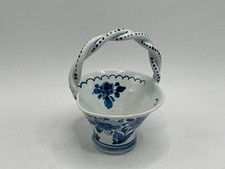 VINTAGE DELFT WG BLUE & WHITE