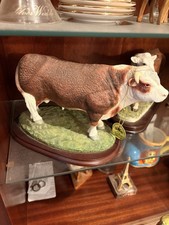 The Leonardo Collection Hereford Bull Figurine