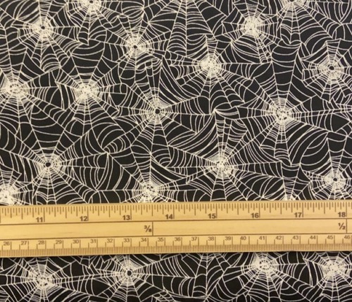 Fat quarter glow the dark - in,