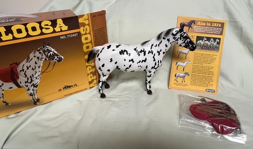 Breyer cooper 2022 vintage - breyer,